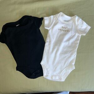 Carter’s| 2 Baby Boy Onesies Newborn